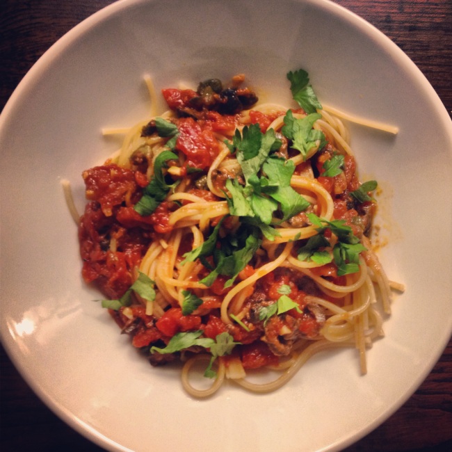Spaghetti alla Puttanesca (Image: Jari Lähdevuori)